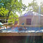 Bed & Breakfast Les Yourtes De Provence *