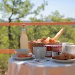 Les Yourtes De Provence Bed & Breakfast *