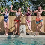 Les Yourtes De Provence Bed & Breakfast