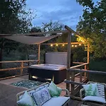 Bed & Breakfast Les Yourtes De Provence *