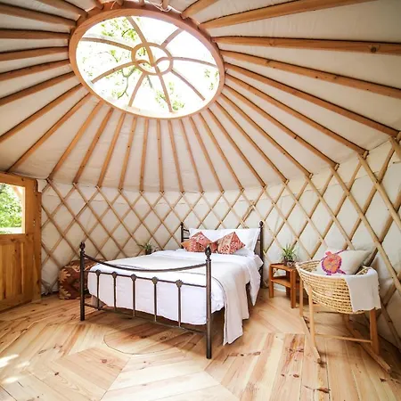 Les Yourtes De Provence