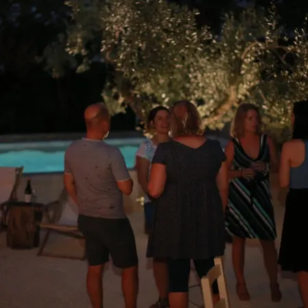 לינה וארוחת בוקר Les Yourtes De Provence Saint-Paulet-de-Caisson