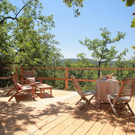 Les Yourtes De Provence Bed & Breakfast *