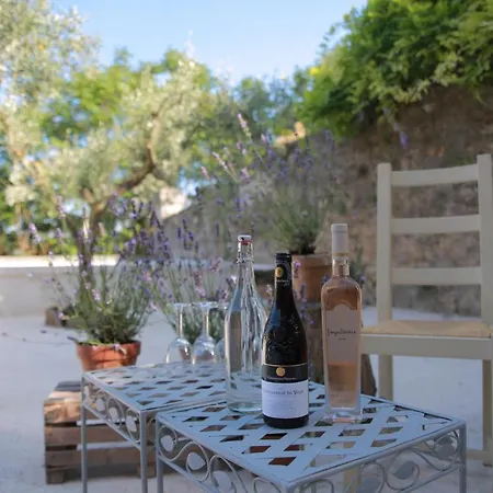 Les Yourtes De Provence לינה וארוחת בוקר *