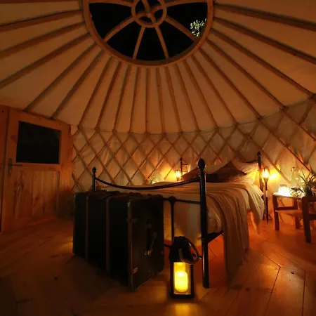 לינה וארוחת בוקר Les Yourtes De Provence