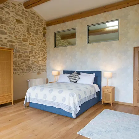 Bed & Breakfast Les Yourtes De Provence