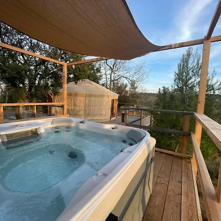 Bed & Breakfast Les Yourtes De Provence
