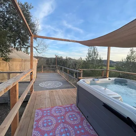 Bed & Breakfast Les Yourtes De Provence