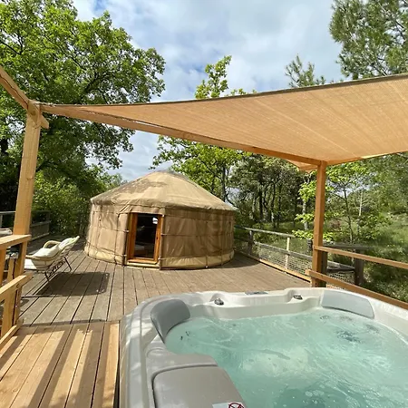 Bed and Breakfast Les Yourtes De Provence