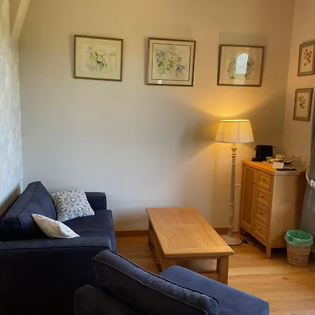 Les Yourtes De Provence Bed and Breakfast *