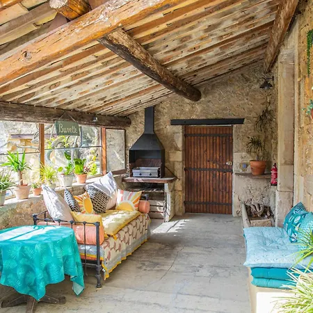 Les Yourtes De Provence Bed & Breakfast *