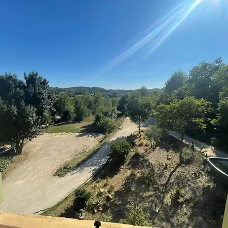 לינה וארוחת בוקר Les Yourtes De Provence Saint-Paulet-de-Caisson