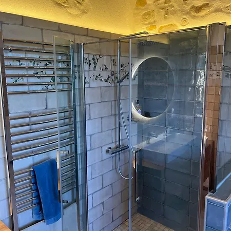 Les Yourtes De Provence Bed and Breakfast *