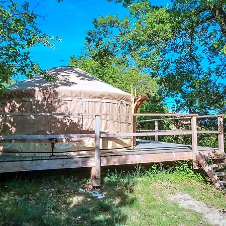 Bed and breakfast Les Yourtes De Provence *