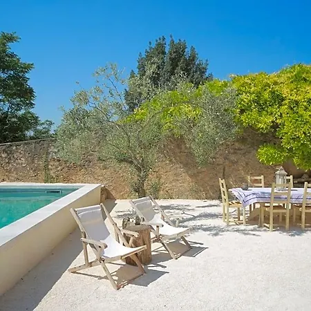 Les Yourtes De Provence Bed and breakfast *