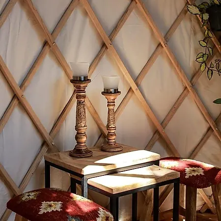 Les Yourtes De Provence Bed and breakfast Saint-Paulet-de-Caisson