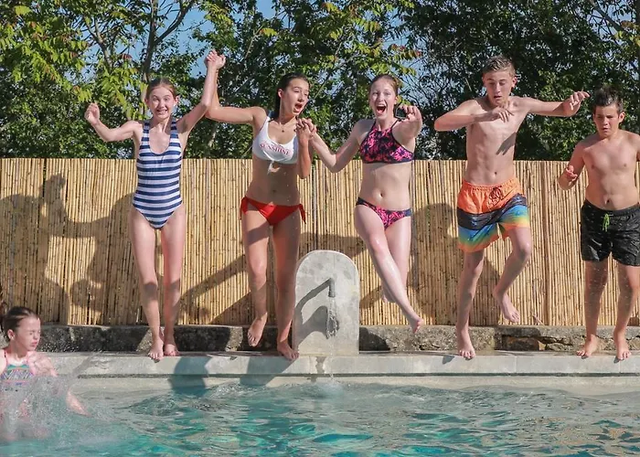 Les Yourtes De Provence Bed and Breakfast