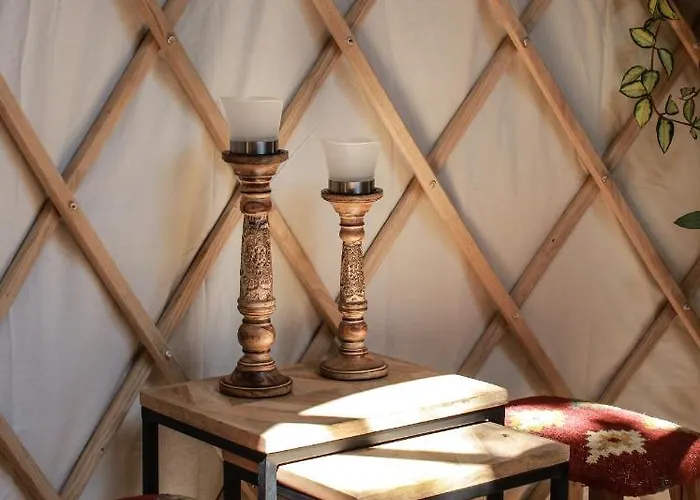 Les Yourtes De Provence Bed and Breakfast